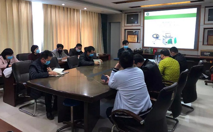 樂(lè)氏科技南區(qū)銷(xiāo)售總監(jiān)為福建省莆田市環(huán)監(jiān)站進(jìn)行高溫紅外煙氣分析儀培訓(xùn)